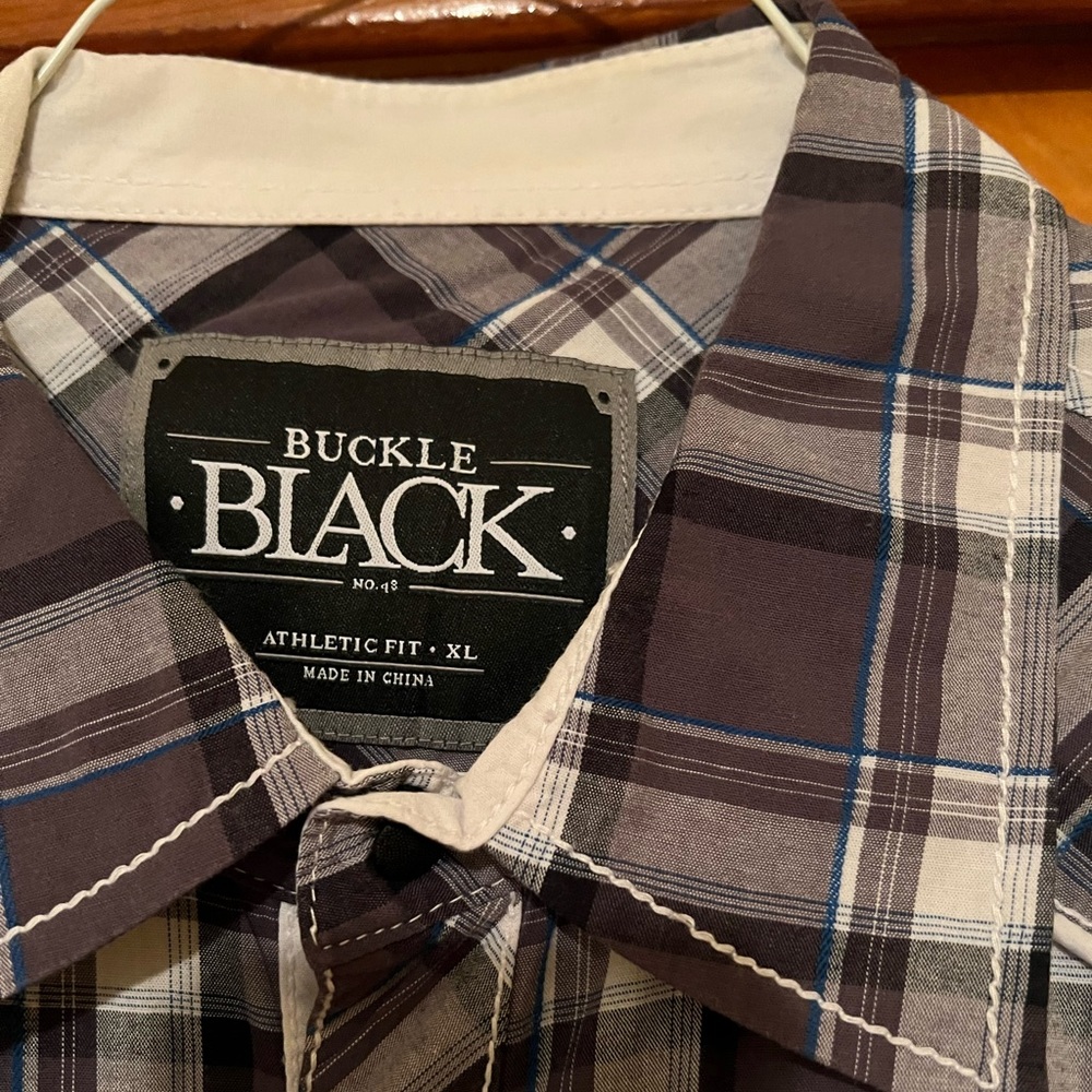 Buckle long sleeve men’s shirt